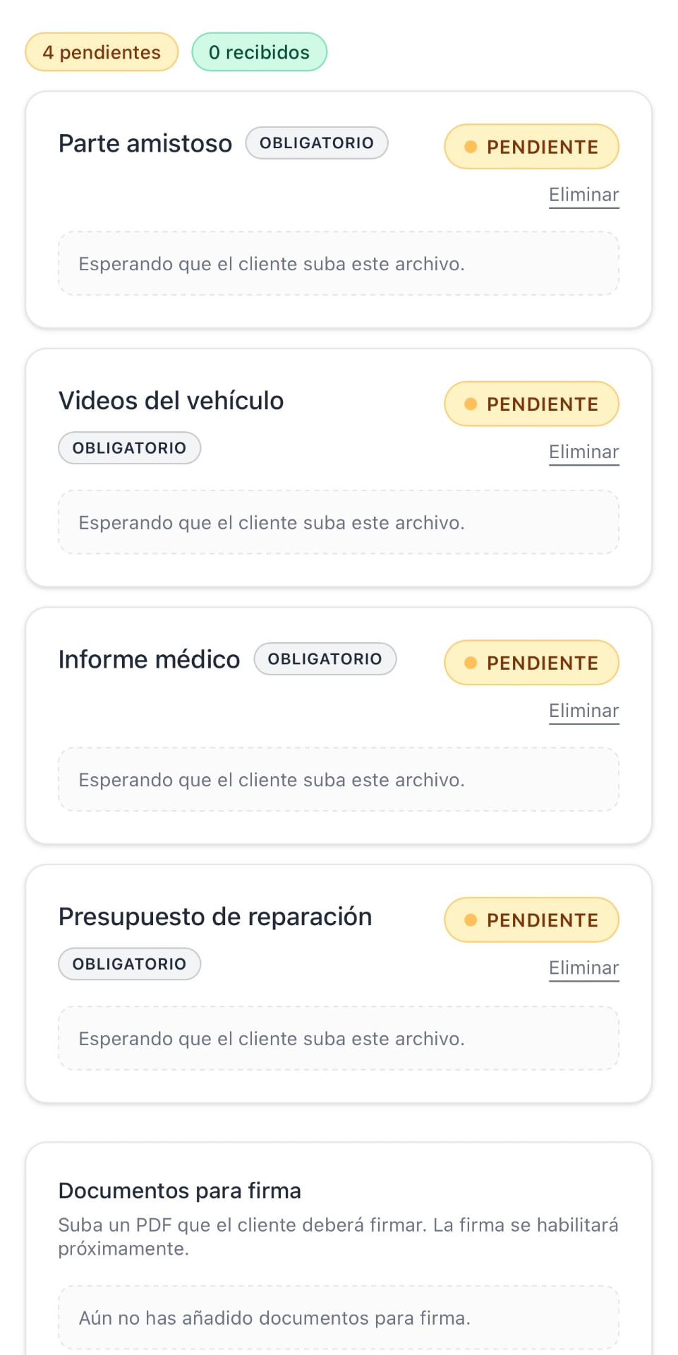 Legal Flow mostrando cuatro elementos solicitados a un cliente que siguen pendientes en un asunto.